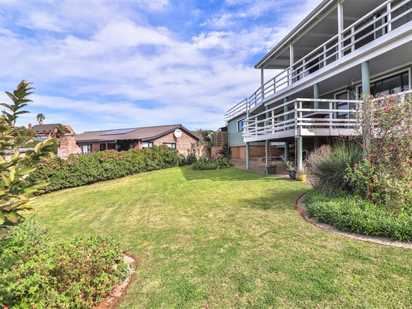 4 Bedroom Property for Sale in Stilbaai Wes Western Cape